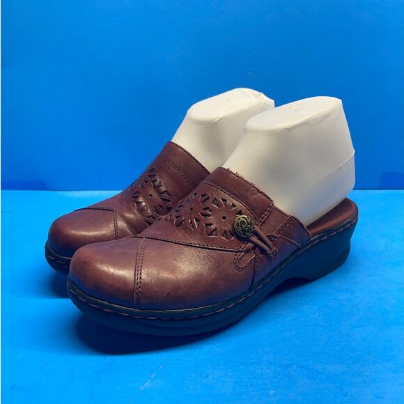 Clarks Bendables Slides Womens Size 6 M Burgundy Leather Slip-Ons Mules Clogs - Picture 1 of 11